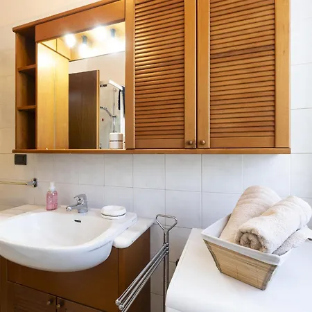 Le Margherite - Slr255 By Interhome Costarainera