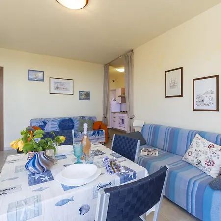 Apartamento Le Margherite - Slr255 By Interhome